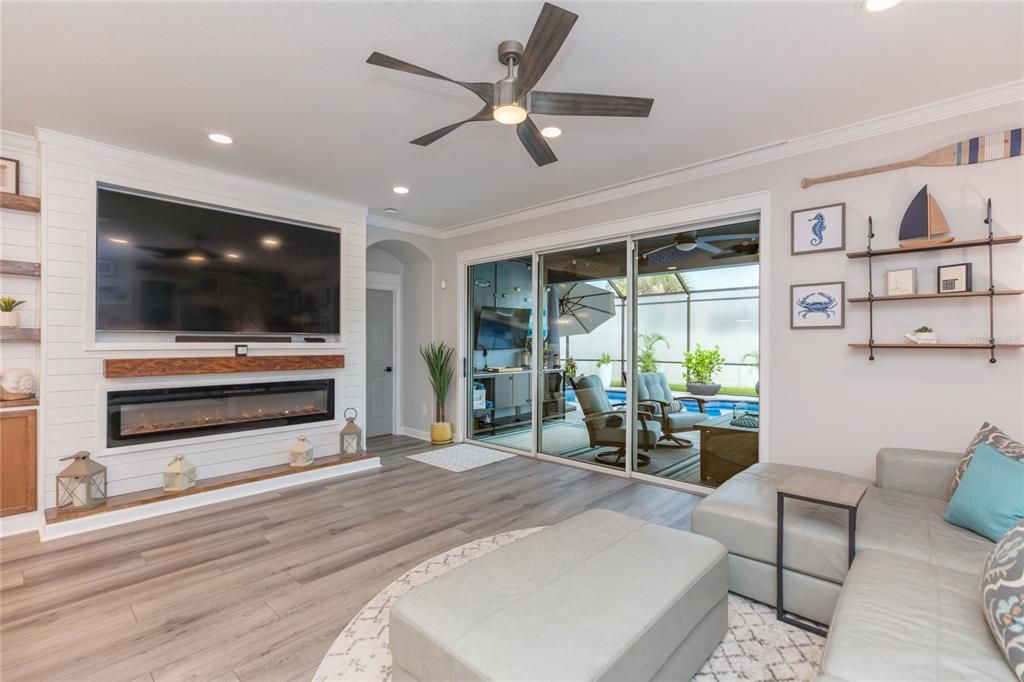 En Venta: $630,000 (4 camas, 3 baños, 2358 Pies cuadrados)