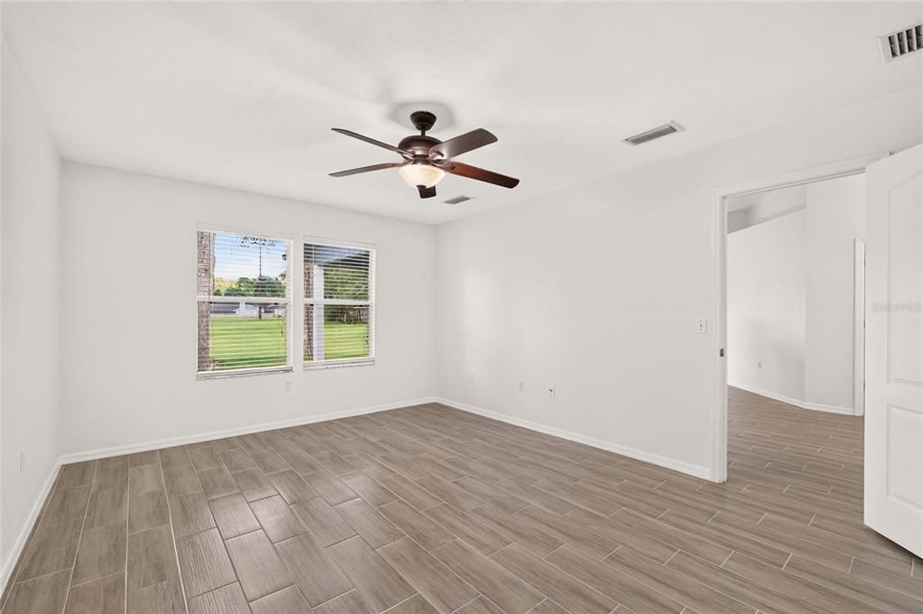 En Venta: $379,900 (4 camas, 2 baños, 1834 Pies cuadrados)