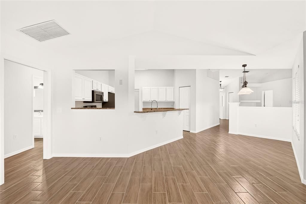 En Venta: $379,900 (4 camas, 2 baños, 1834 Pies cuadrados)