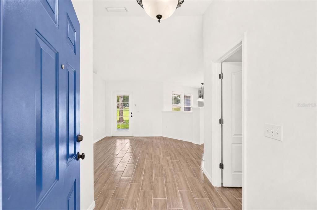 En Venta: $379,900 (4 camas, 2 baños, 1834 Pies cuadrados)