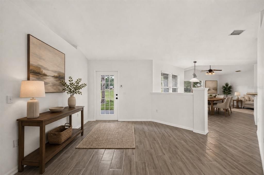 En Venta: $379,900 (4 camas, 2 baños, 1834 Pies cuadrados)