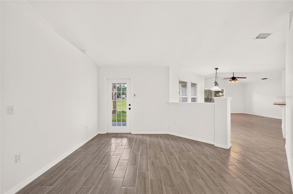 En Venta: $379,900 (4 camas, 2 baños, 1834 Pies cuadrados)