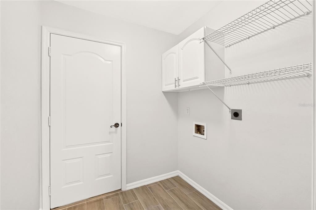 En Venta: $379,900 (4 camas, 2 baños, 1834 Pies cuadrados)