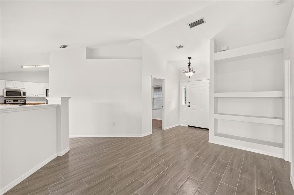 En Venta: $379,900 (4 camas, 2 baños, 1834 Pies cuadrados)