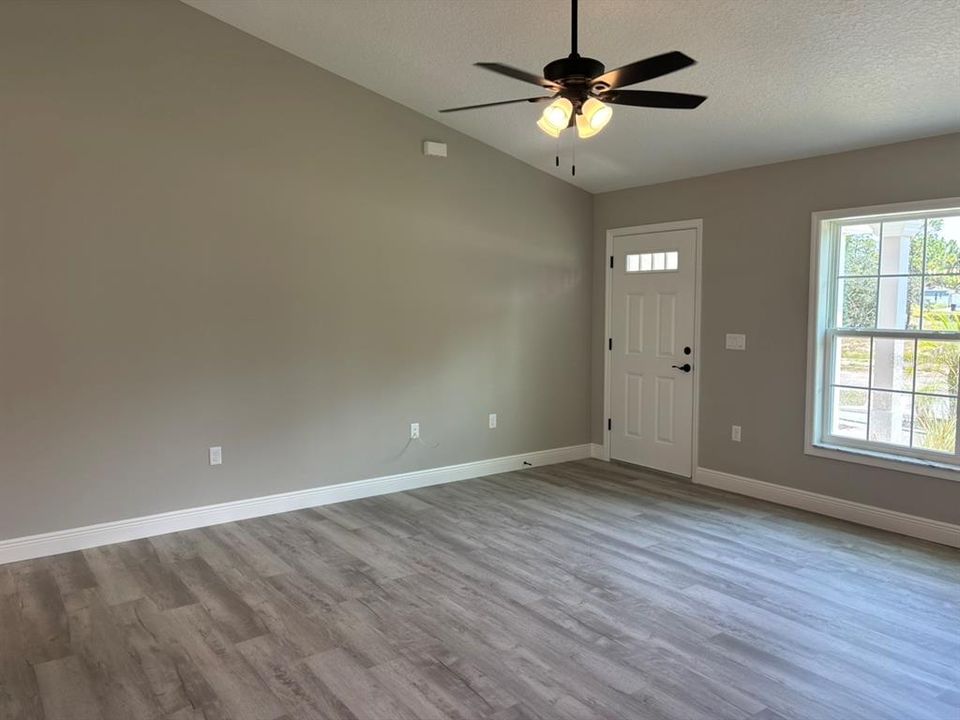 En Venta: $249,900 (3 camas, 2 baños, 1405 Pies cuadrados)