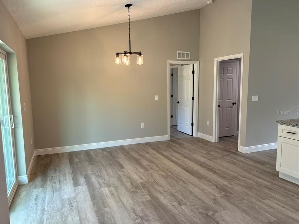 En Venta: $249,900 (3 camas, 2 baños, 1405 Pies cuadrados)