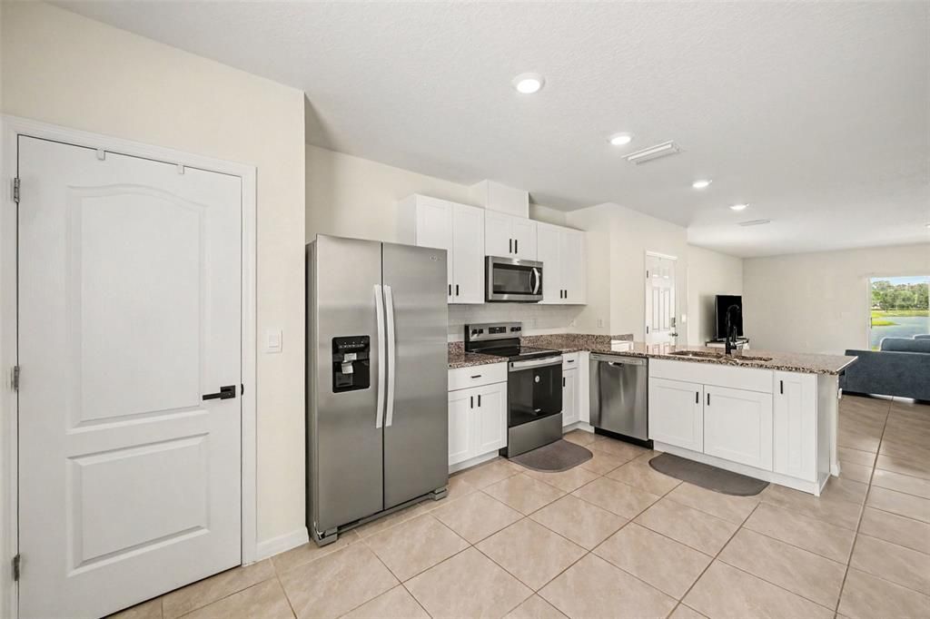En Venta: $299,900 (3 camas, 2 baños, 1840 Pies cuadrados)