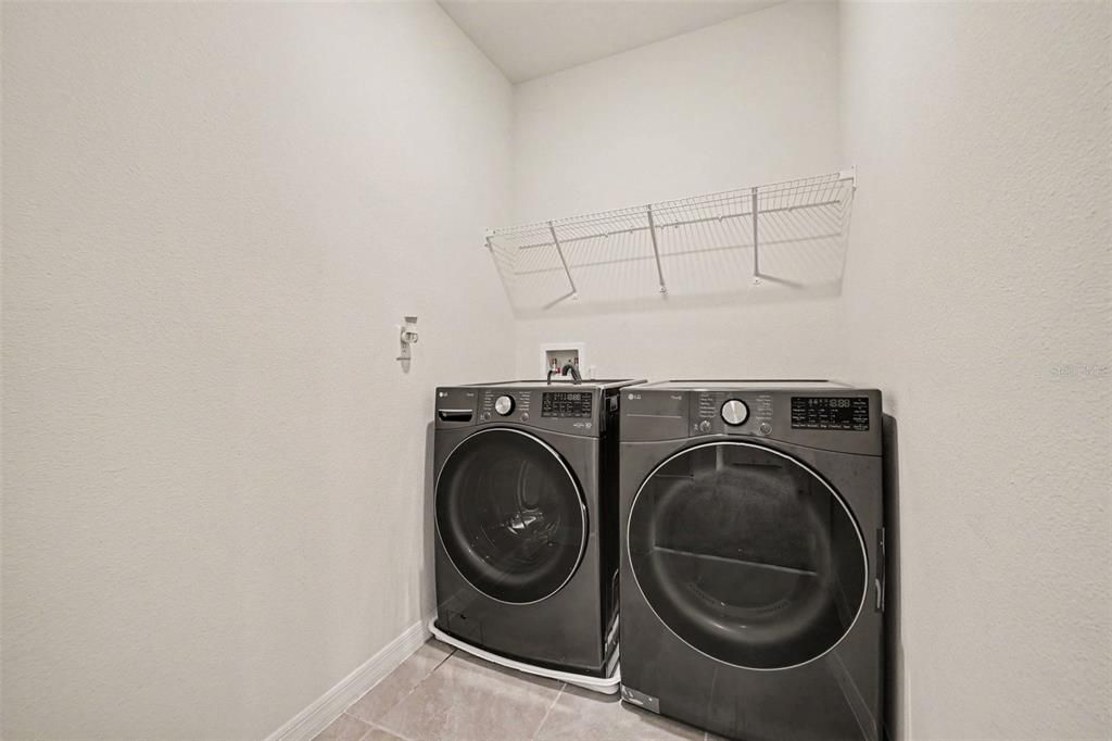 En Venta: $299,900 (3 camas, 2 baños, 1840 Pies cuadrados)