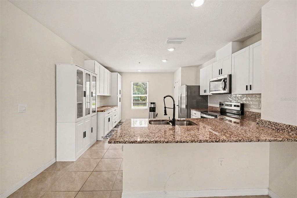 En Venta: $299,900 (3 camas, 2 baños, 1840 Pies cuadrados)