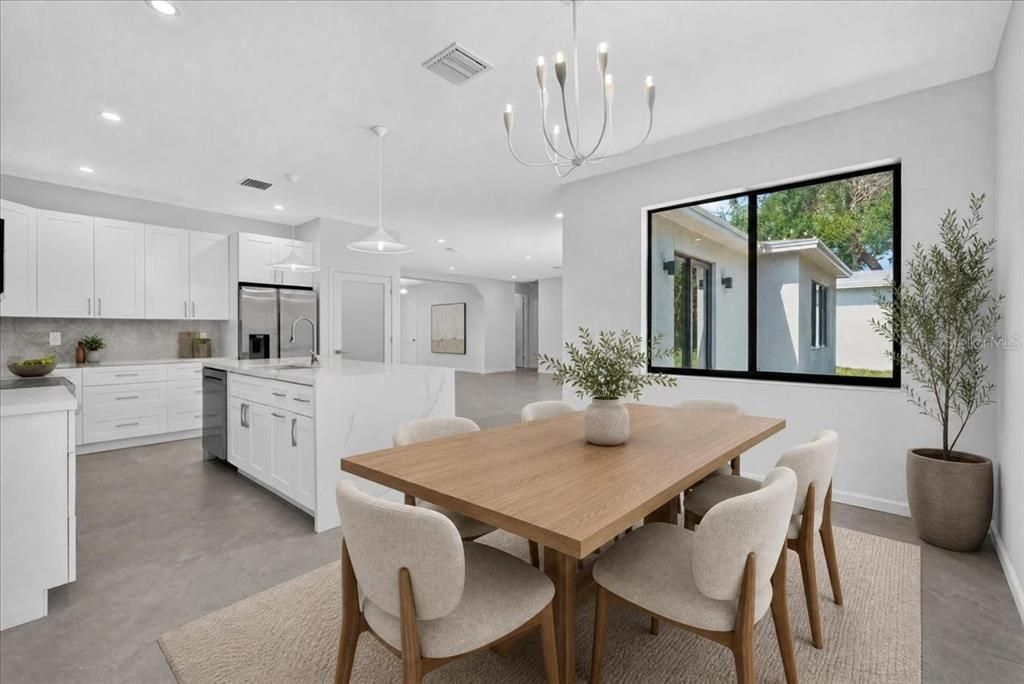 En Venta: $779,900 (4 camas, 3 baños, 2400 Pies cuadrados)