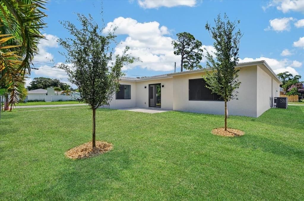En Venta: $779,900 (4 camas, 3 baños, 2400 Pies cuadrados)