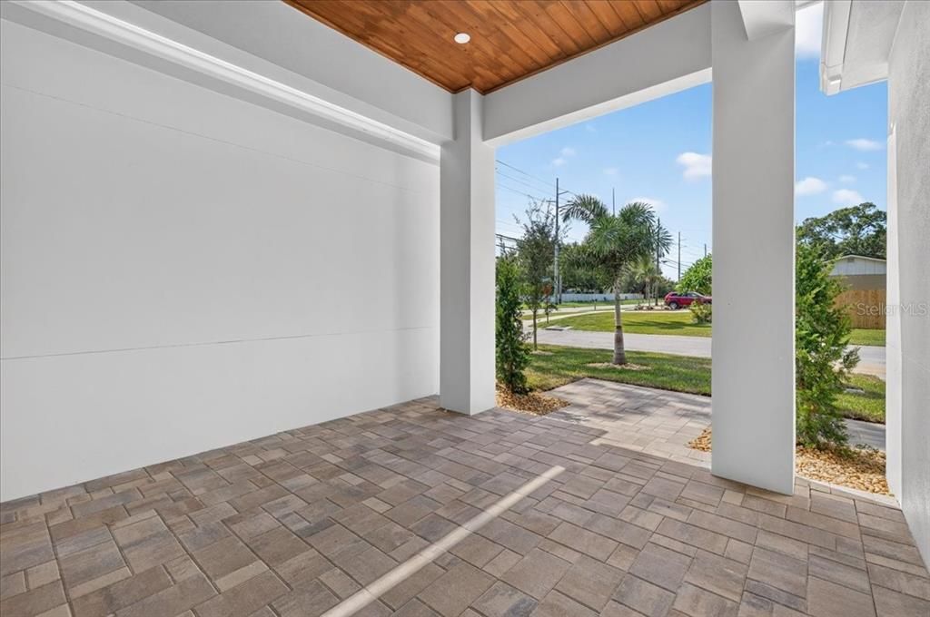 En Venta: $779,900 (4 camas, 3 baños, 2400 Pies cuadrados)