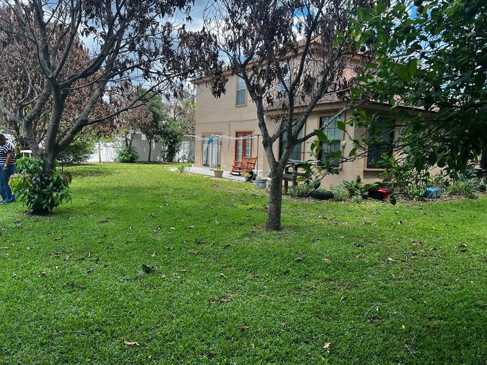 En Venta: $599,000 (5 camas, 2 baños, 2735 Pies cuadrados)