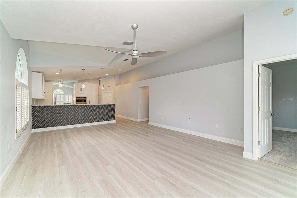 En Venta: $424,900 (3 camas, 2 baños, 1677 Pies cuadrados)