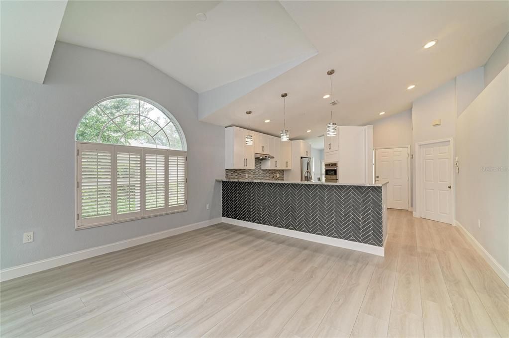 En Venta: $424,900 (3 camas, 2 baños, 1677 Pies cuadrados)