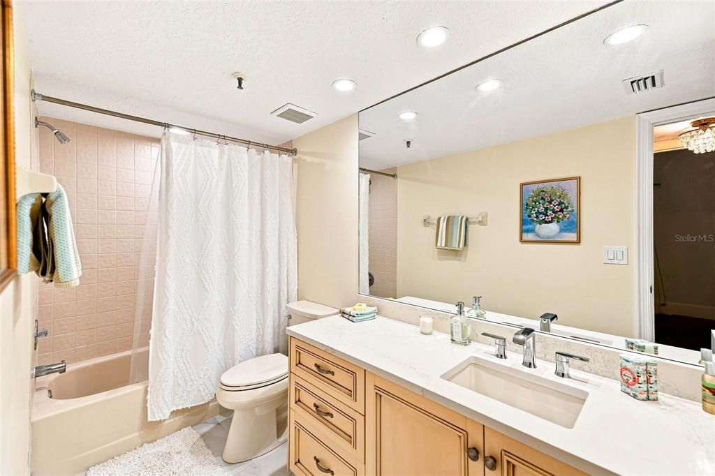 En Venta: $875,000 (2 camas, 2 baños, 1390 Pies cuadrados)