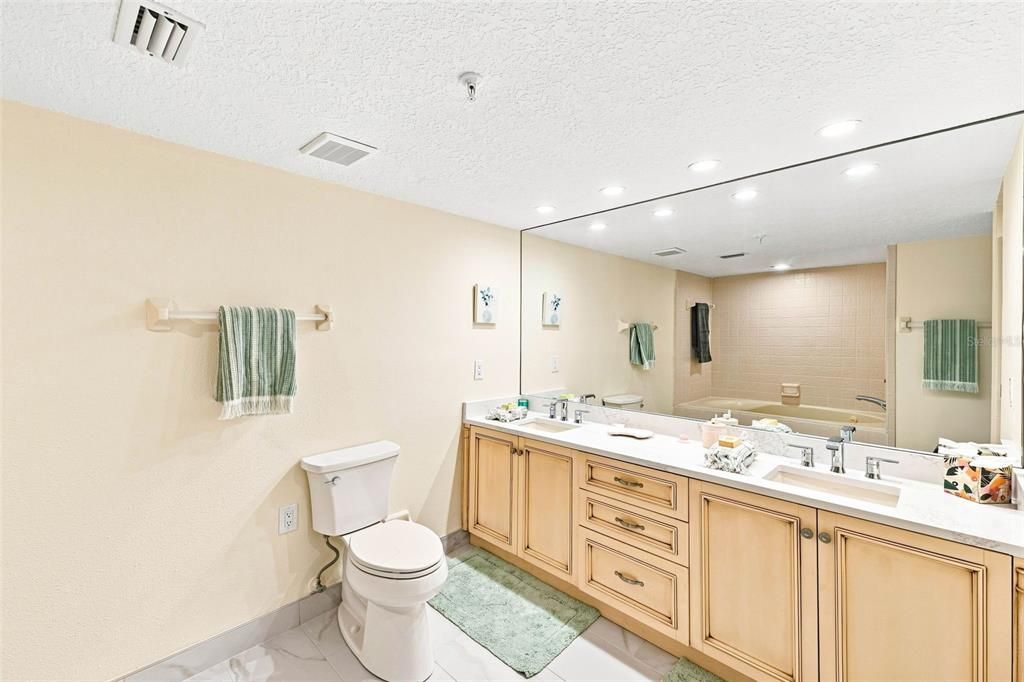 En Venta: $875,000 (2 camas, 2 baños, 1390 Pies cuadrados)