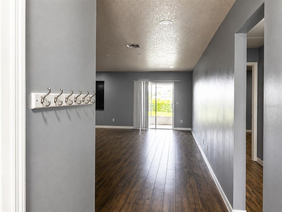 For Sale: $265,000 (3 beds, 2 baths, 1158 Square Feet)