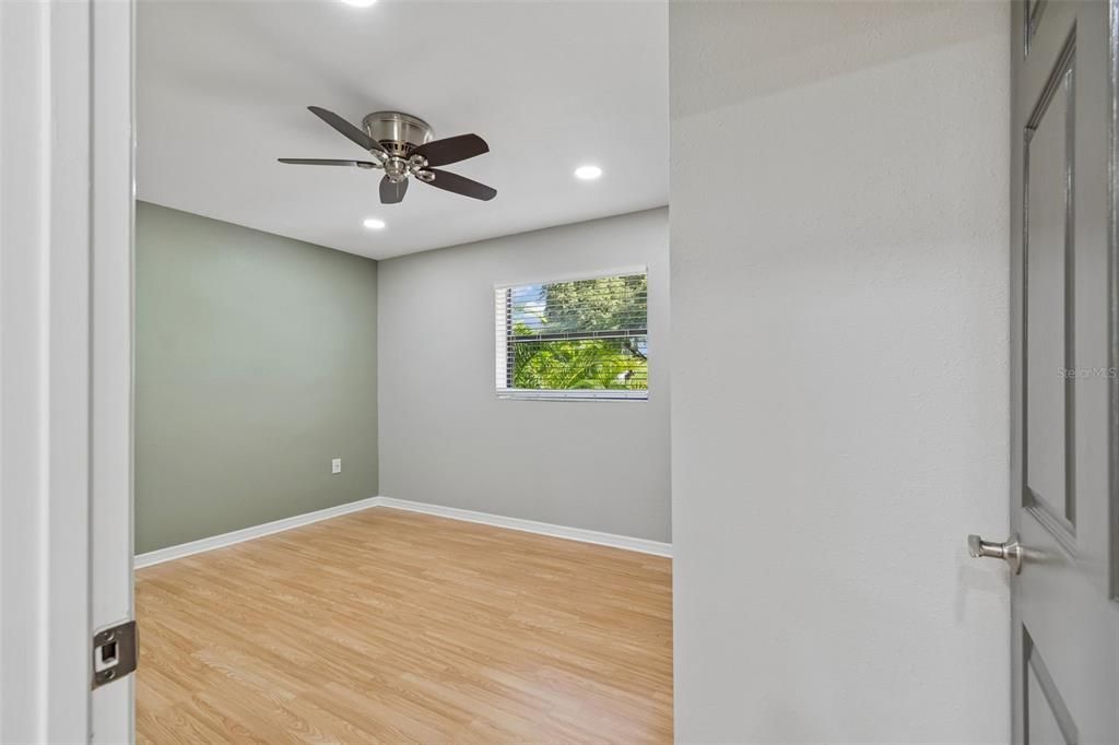 En Venta: $455,000 (4 camas, 2 baños, 1685 Pies cuadrados)