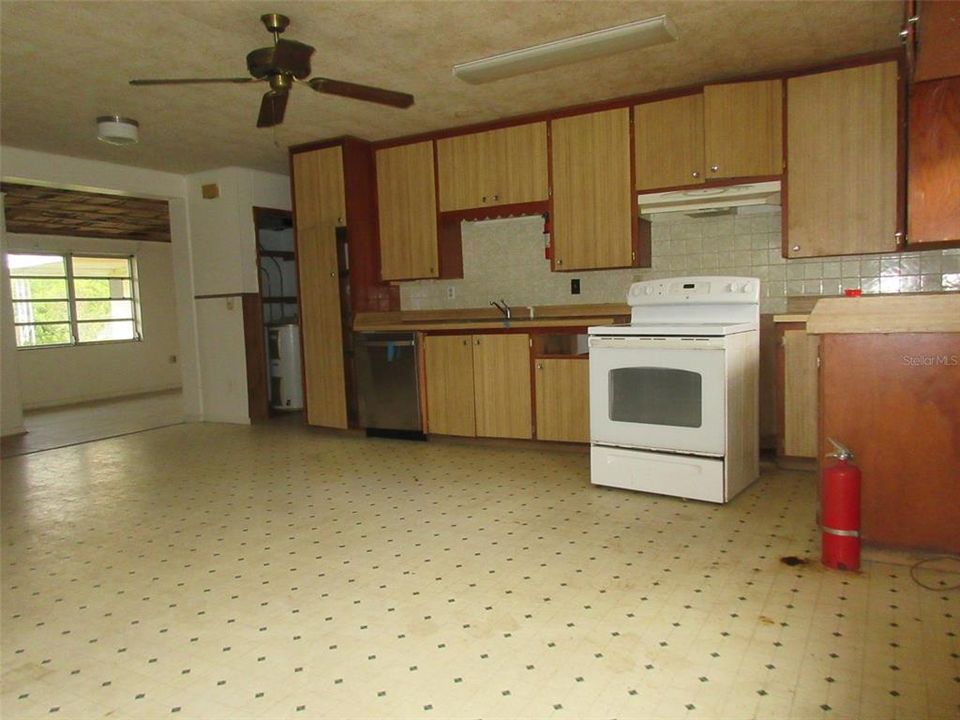 For Sale: $265,000 (4 beds, 2 baths, 2417 Square Feet)