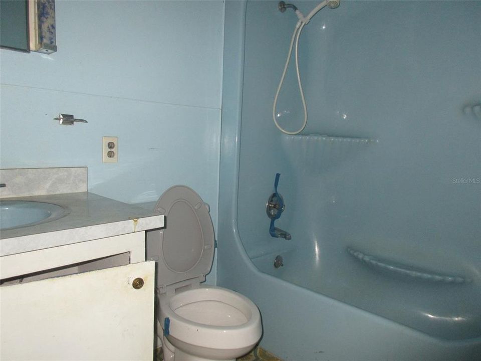 For Sale: $265,000 (4 beds, 2 baths, 2417 Square Feet)