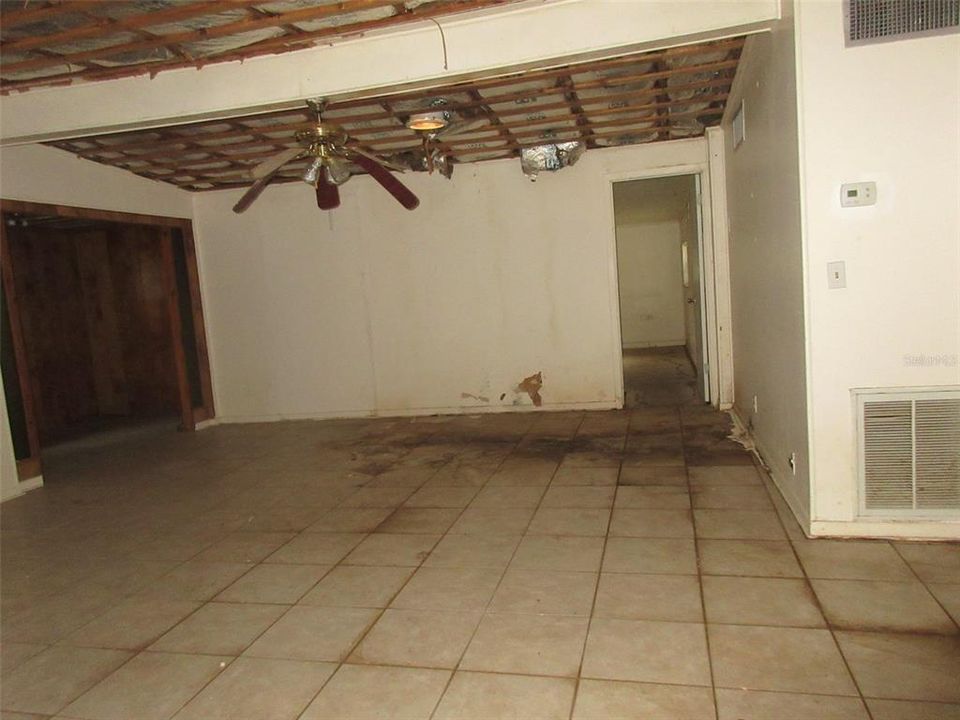 For Sale: $265,000 (4 beds, 2 baths, 2417 Square Feet)