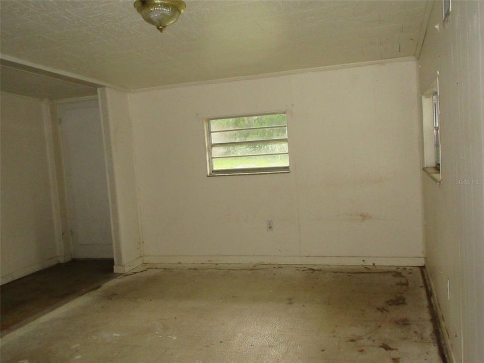 For Sale: $265,000 (4 beds, 2 baths, 2417 Square Feet)