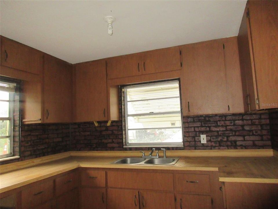 For Sale: $265,000 (4 beds, 2 baths, 2417 Square Feet)