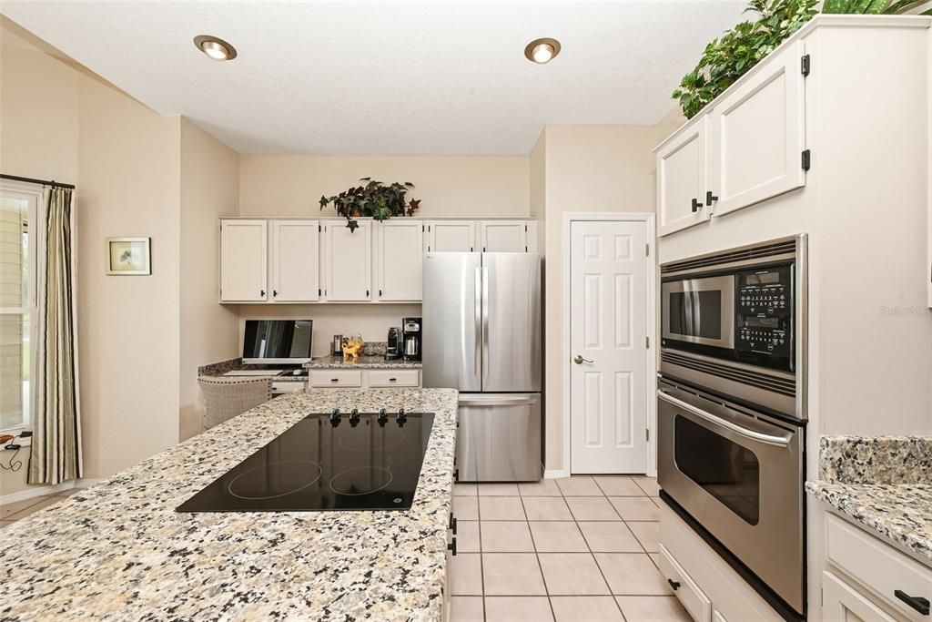 For Sale: $620,000 (4 beds, 3 baths, 3216 Square Feet)