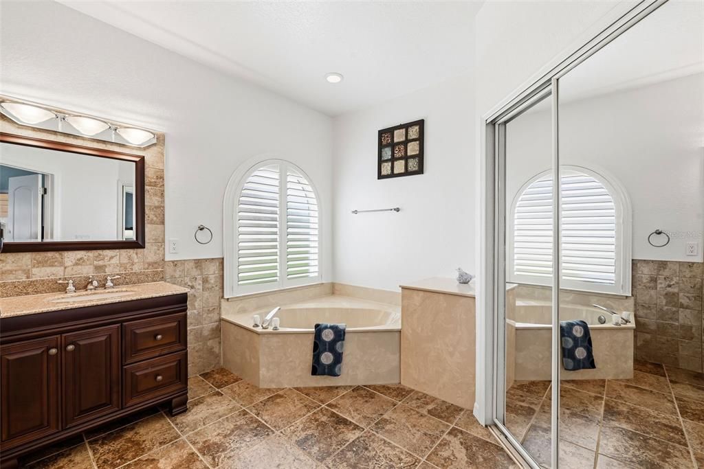For Sale: $620,000 (4 beds, 3 baths, 3216 Square Feet)