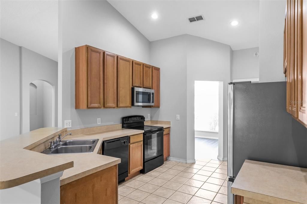 For Sale: $399,900 (4 beds, 2 baths, 2233 Square Feet)