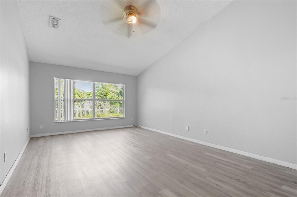 For Sale: $399,900 (4 beds, 2 baths, 2233 Square Feet)
