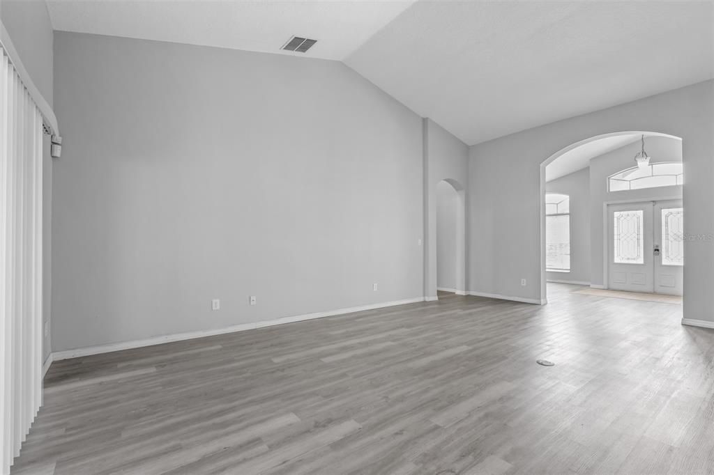 For Sale: $399,900 (4 beds, 2 baths, 2233 Square Feet)