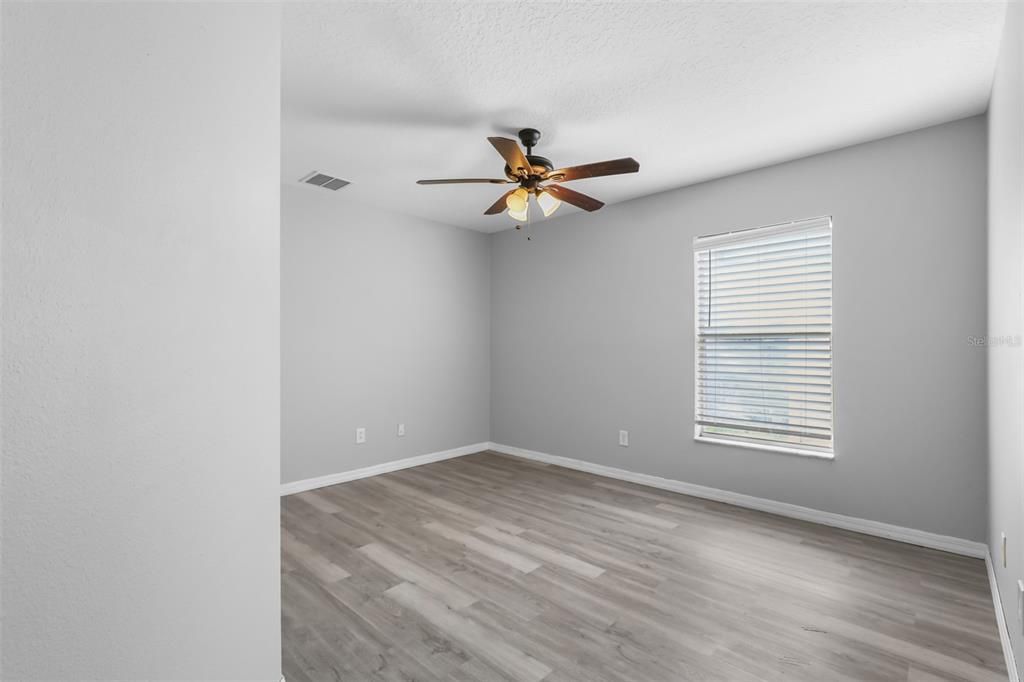 For Sale: $399,900 (4 beds, 2 baths, 2233 Square Feet)