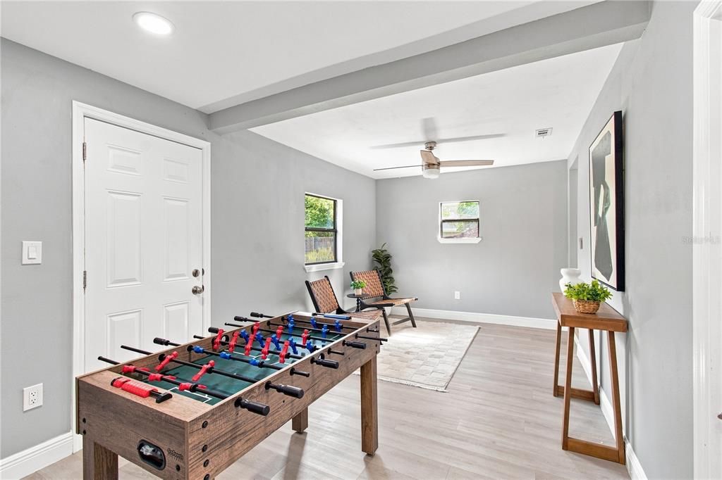 En Venta: $325,000 (2 camas, 2 baños, 1046 Pies cuadrados)