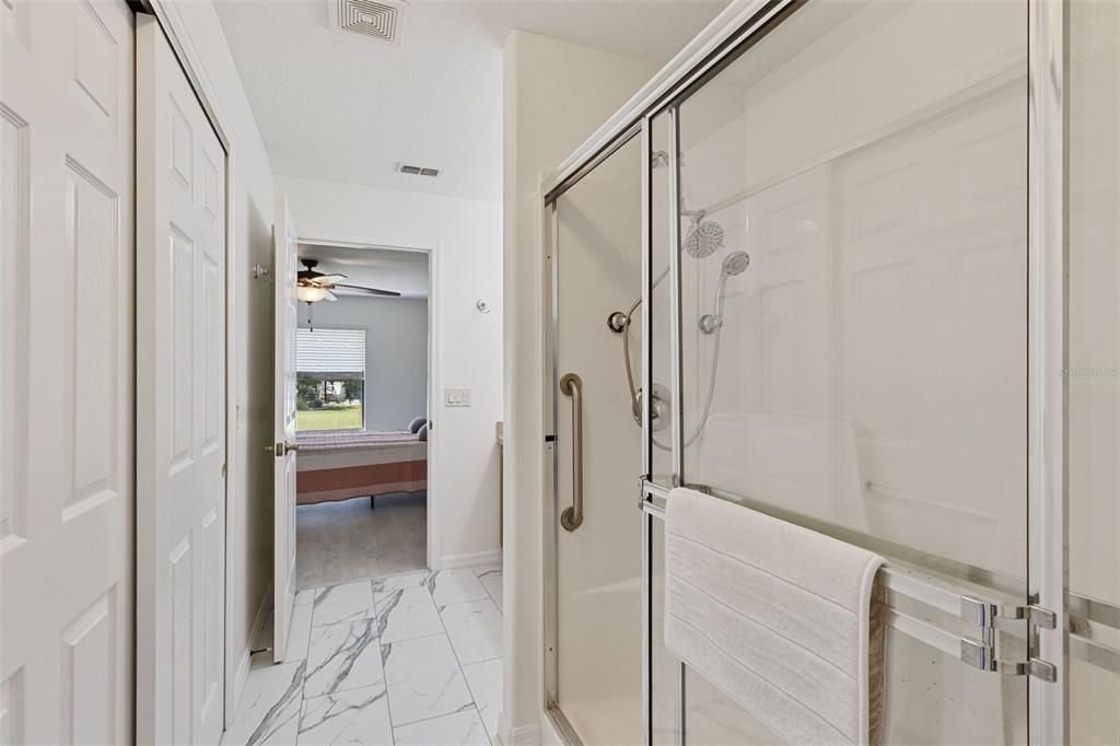 For Sale: $225,000 (3 beds, 2 baths, 1470 Square Feet)