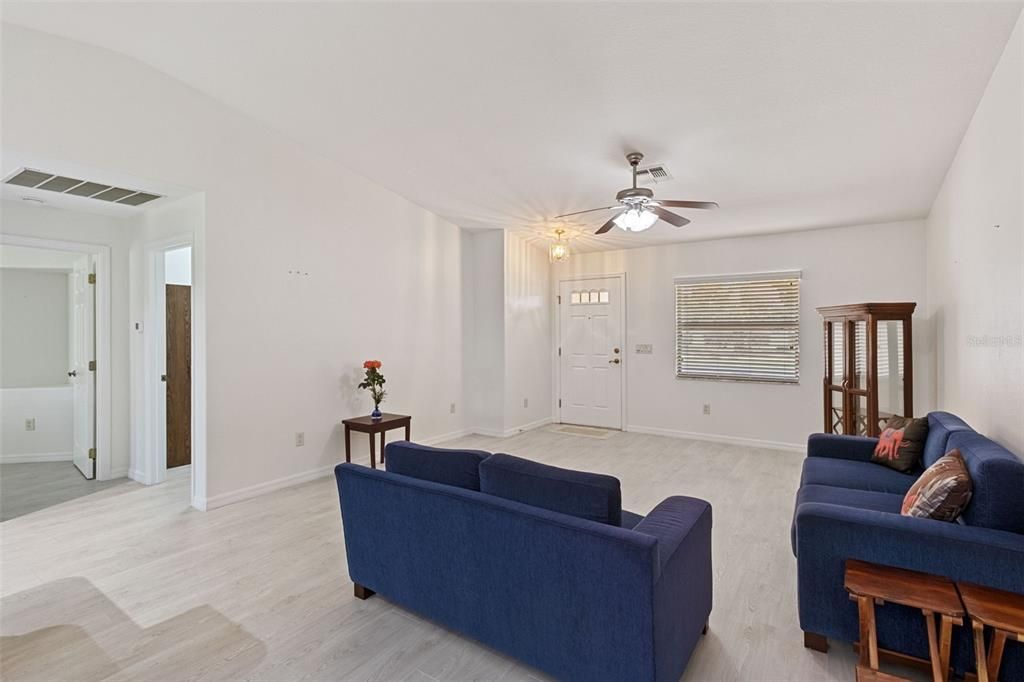 For Sale: $225,000 (3 beds, 2 baths, 1470 Square Feet)