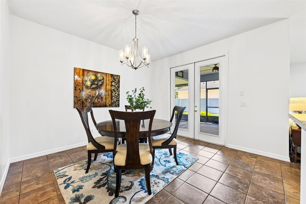Activo con contrato: $499,000 (3 camas, 2 baños, 2067 Pies cuadrados)