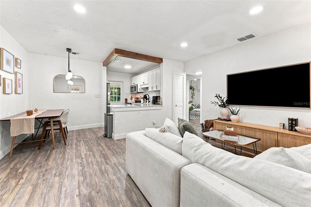 En Venta: $459,000 (3 camas, 2 baños, 984 Pies cuadrados)