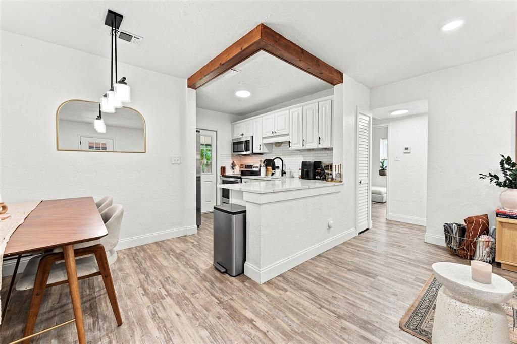 En Venta: $459,000 (3 camas, 2 baños, 984 Pies cuadrados)