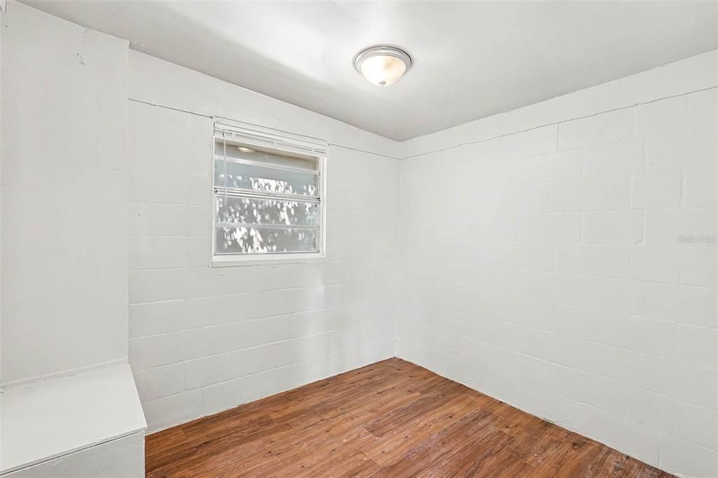For Rent: $2,000 (3 beds, 1 baths, 1366 Square Feet)