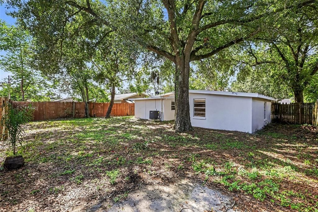 For Rent: $2,000 (3 beds, 1 baths, 1366 Square Feet)
