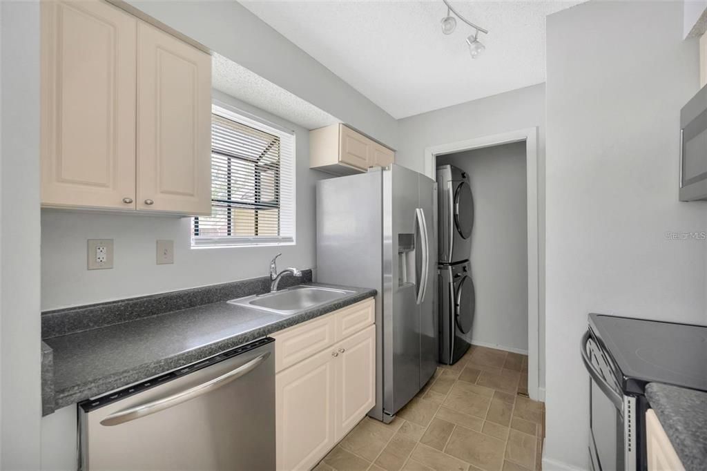 В аренду: $1,750 (1 спален, 1 ванн, 754 Квадратных фут)