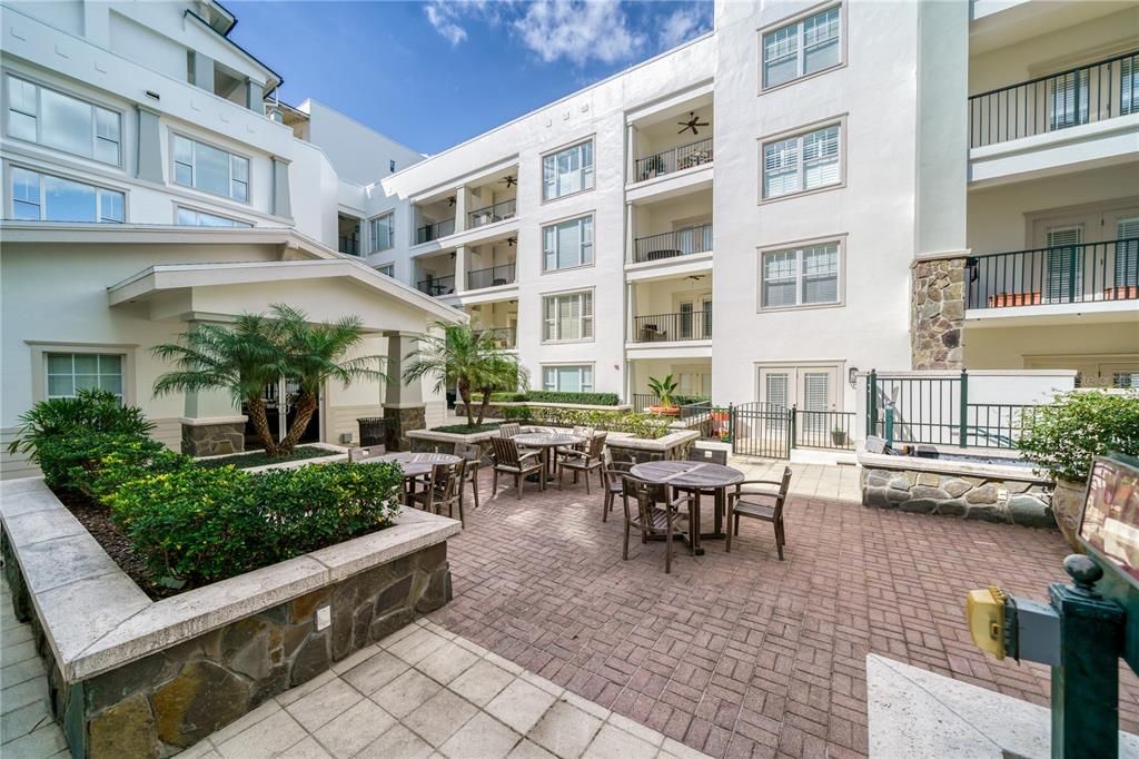 For Rent: $3,200 (2 beds, 2 baths, 1267 Square Feet)