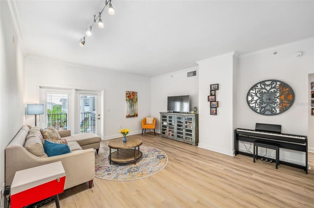For Rent: $3,200 (2 beds, 2 baths, 1267 Square Feet)