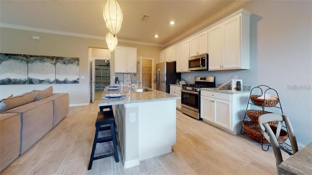 For Sale: $515,000 (3 beds, 2 baths, 1926 Square Feet)
