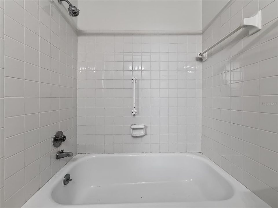 В аренду: $1,700 (2 спален, 2 ванн, 1002 Квадратных фут)