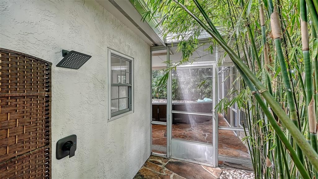 For Sale: $1,400,000 (4 beds, 4 baths, 4013 Square Feet)