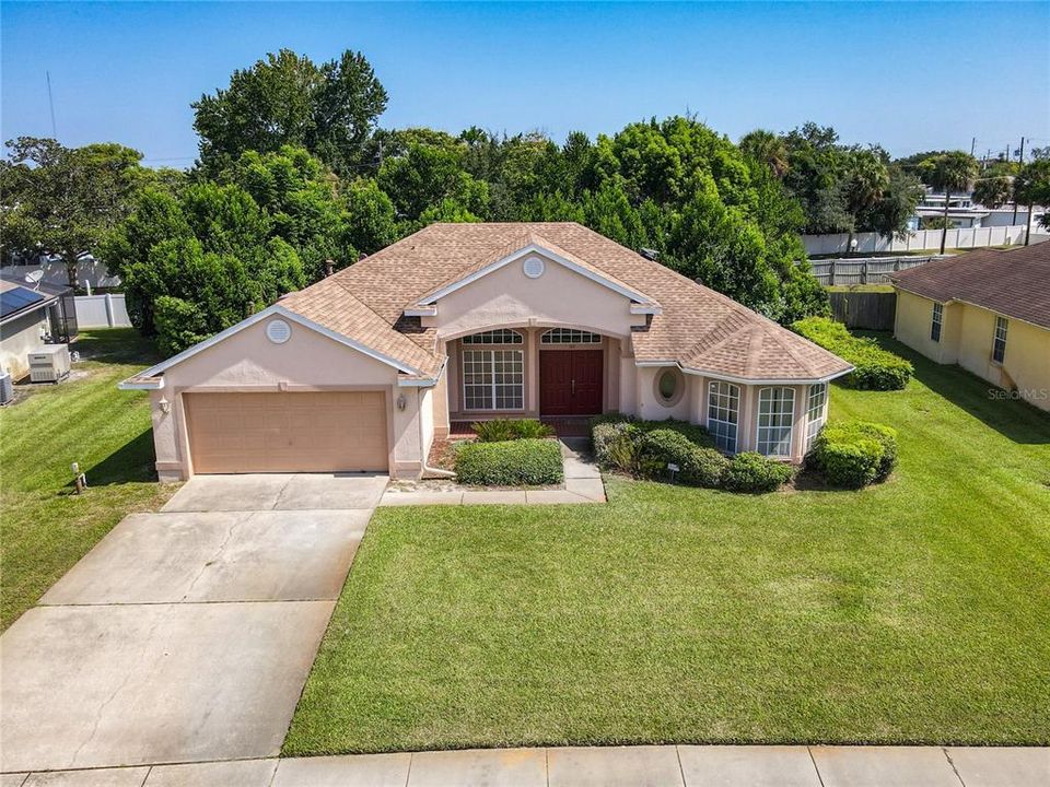 For Sale: $369,999 (3 beds, 2 baths, 1962 Square Feet)