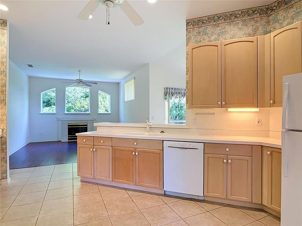 For Sale: $369,999 (3 beds, 2 baths, 1962 Square Feet)